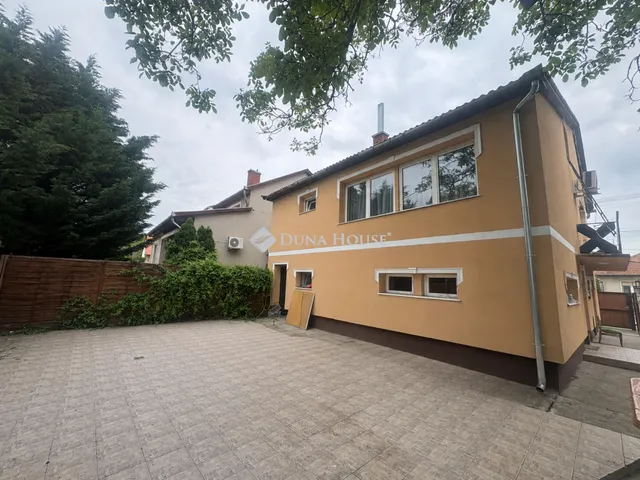 Eladó ház Jászfényszaru 140 nm