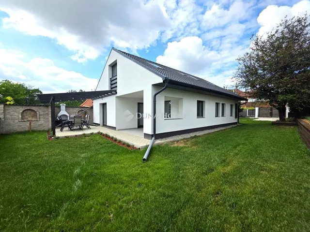 Eladó ház Úri 112 nm