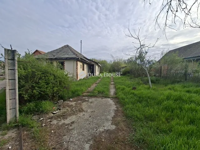 Eladó telek Tápiószecső 2625 nm