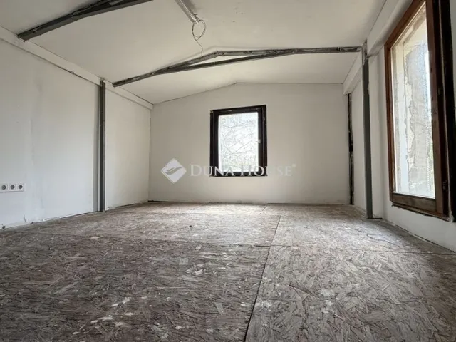Eladó nyaraló Gyömrő 36 nm