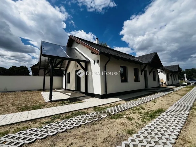 Eladó ház Tápiószecső 102 nm