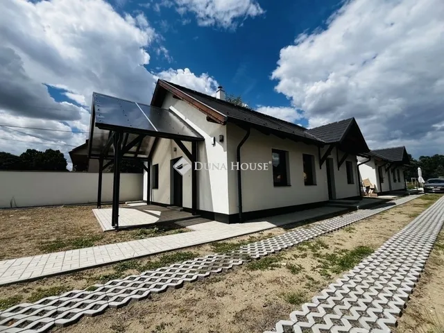 Eladó ház Tápiószecső 102 nm