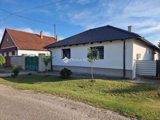 Eladó ház Vasad 186 nm