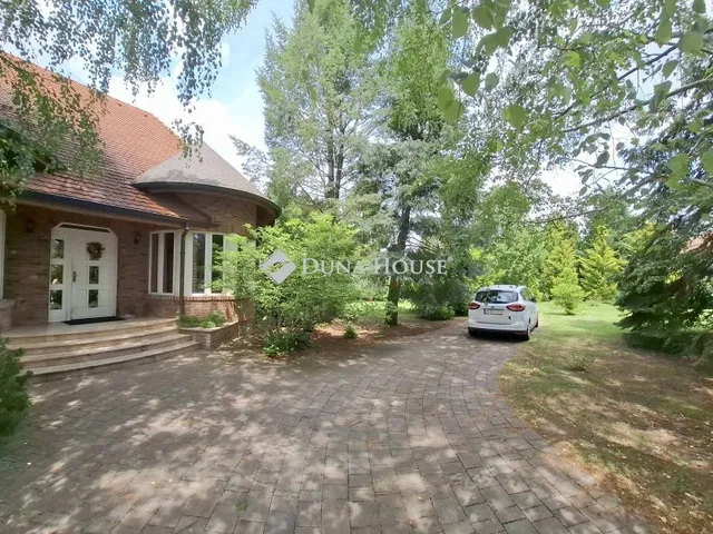Eladó ház Szolnok 256 nm