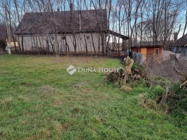 Eladó telek Gomba 327 nm