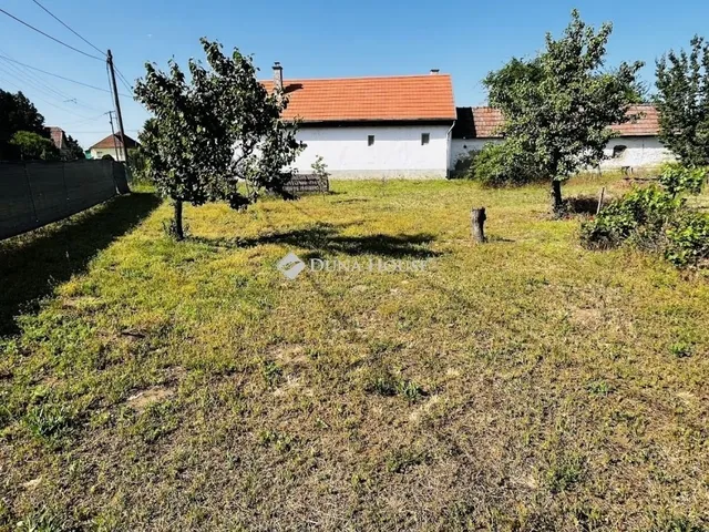 Eladó ház Szentlőrinckáta 44 nm