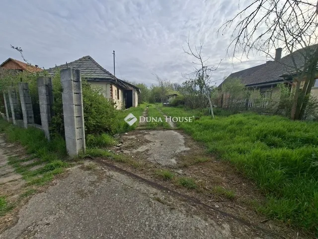 Eladó telek Tápiószecső 2625 nm