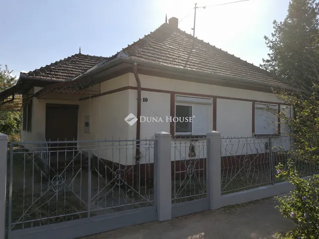 Eladó ház Tápiószecső 93 nm