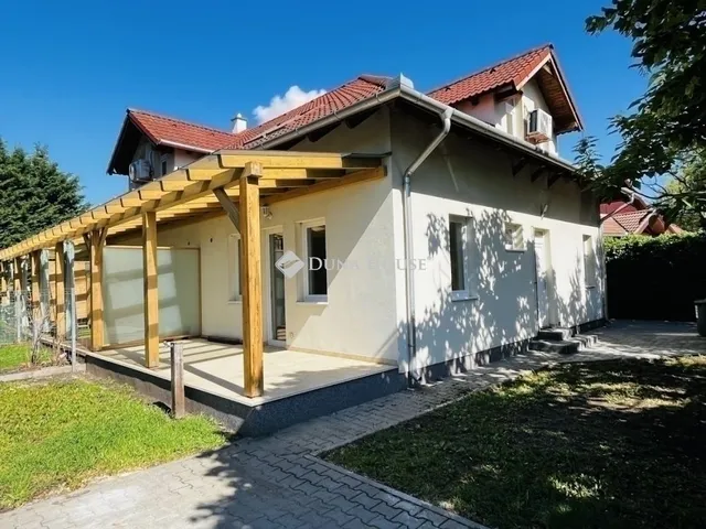Eladó lakás Üllő 93 nm