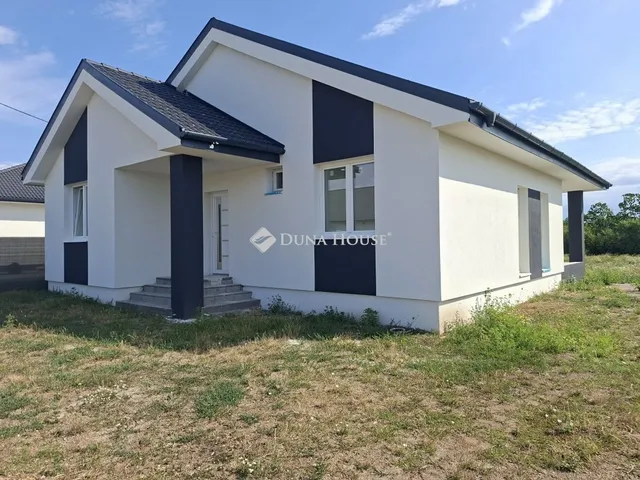 Eladó ház Atkár 114 nm