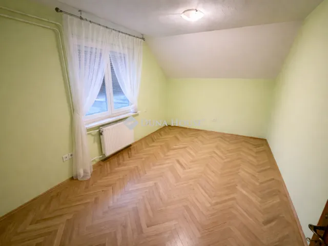 Eladó ház Budapest XVI. kerület 250 nm
