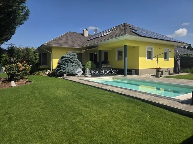 Eladó ház Budapest XVI. kerület 495 nm