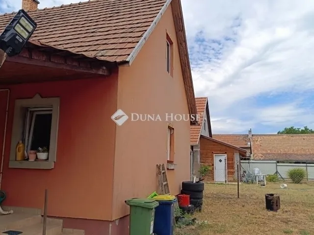 Eladó ház Szentmártonkáta 87 nm