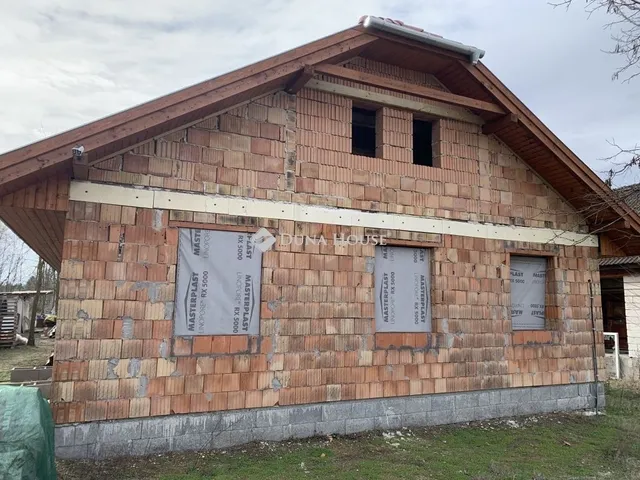 Eladó ház Hernád 96 nm