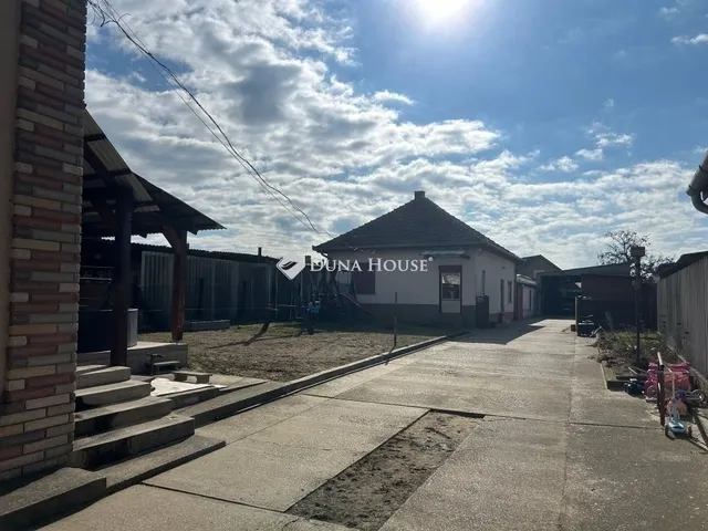 Eladó ház Újhartyán 159 nm