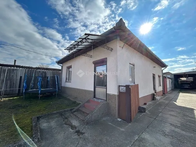 Eladó ház Újhartyán 159 nm