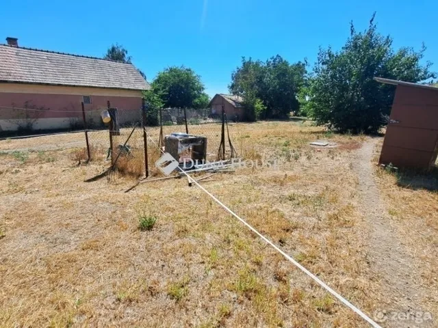 Eladó ház Tápióság 40 nm