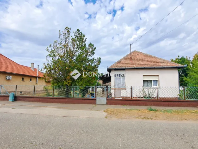 Eladó ház Tápiószecső 81 nm