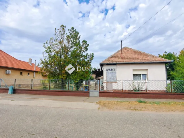 Eladó ház Tápiószecső 81 nm