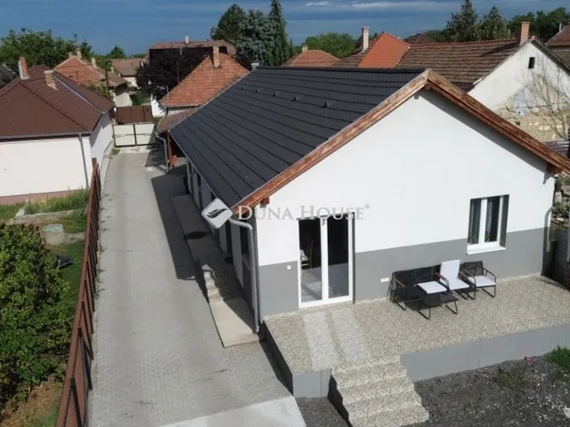 Eladó ház Üllő 207 nm