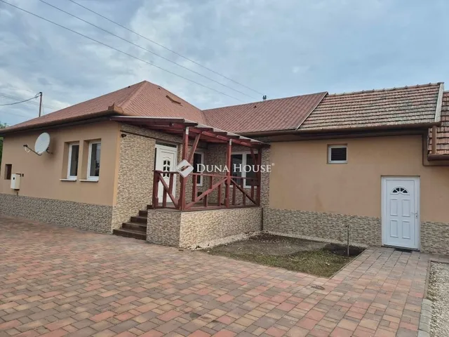 Eladó ház Nagykáta 106 nm
