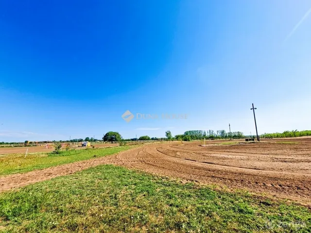 Eladó mezőgazdasági ingatlan Monor 716 nm