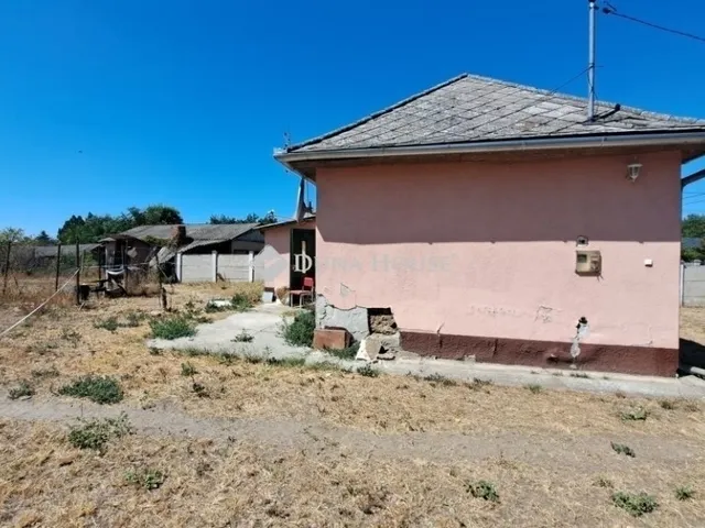Eladó ház Tápióság 40 nm