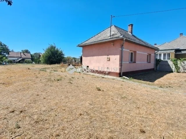 Eladó ház Tápióság 40 nm