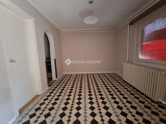 Eladó ház Dány 177 nm