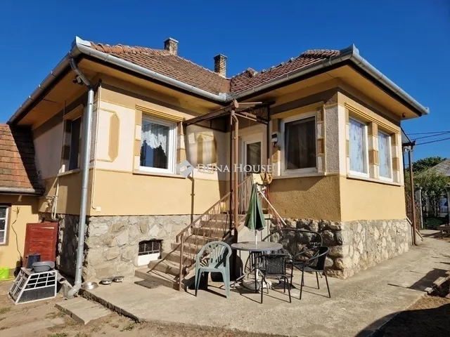 Eladó ház Tápiószecső 89 nm