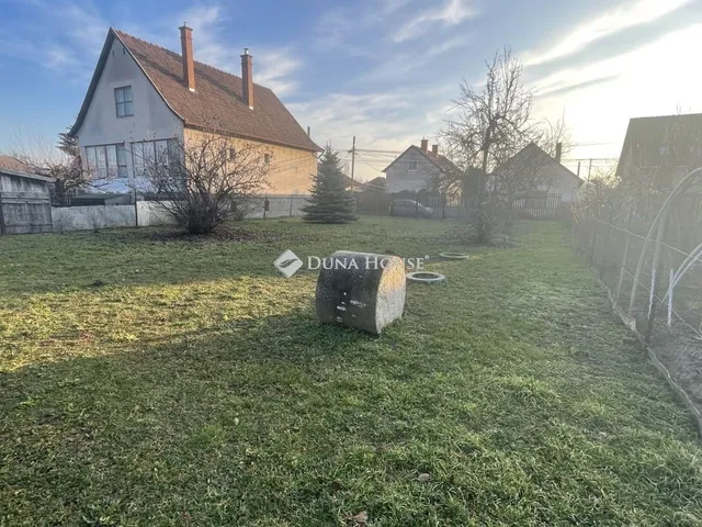 Eladó telek Gyömrő 680 nm