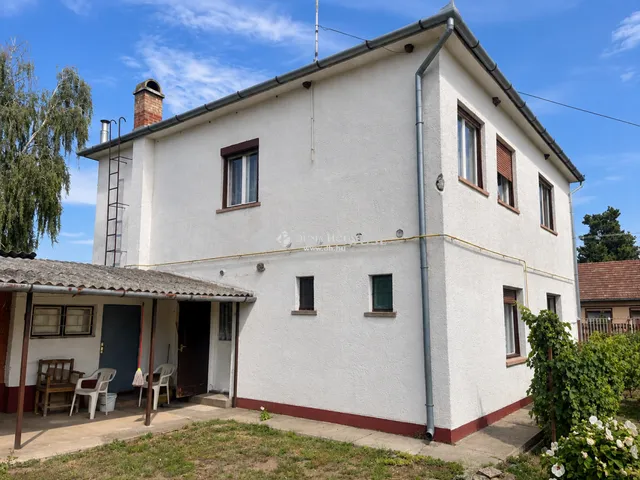 Eladó ház Dánszentmiklós 149 nm
