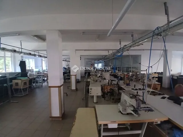 Eladó kereskedelmi és ipari ingatlan Debrecen 3000 nm