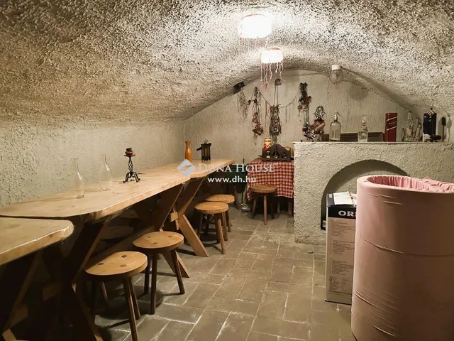 Eladó lakás Eger, Belváros 252 nm