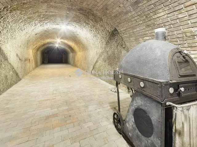 Eladó kereskedelmi és ipari ingatlan Eger 394 nm