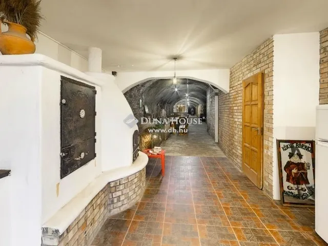 Eladó kereskedelmi és ipari ingatlan Eger 394 nm