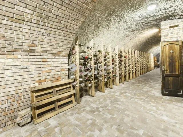 Eladó kereskedelmi és ipari ingatlan Eger 394 nm