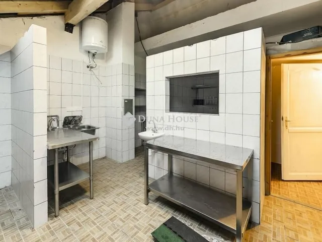 Eladó kereskedelmi és ipari ingatlan Eger 394 nm