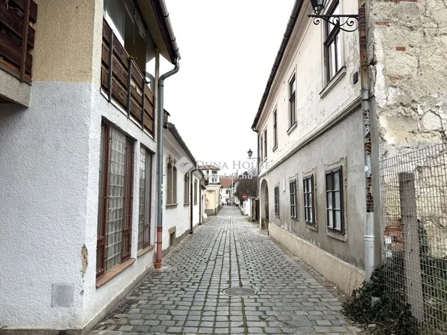 Eladó ház Eger 280 nm