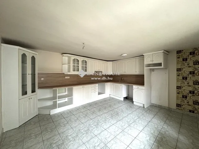 Eladó ház Eger 280 nm