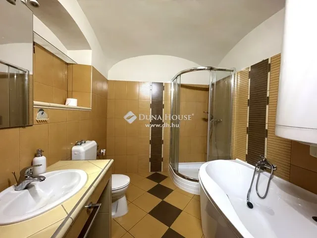 Eladó ház Eger 280 nm