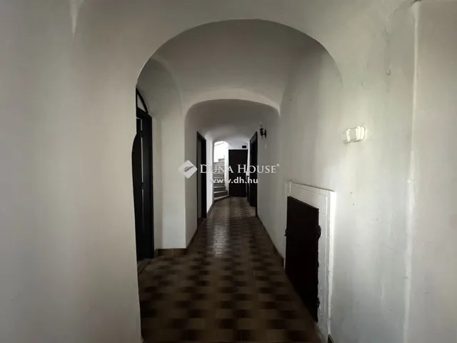 Eladó ház Eger 280 nm