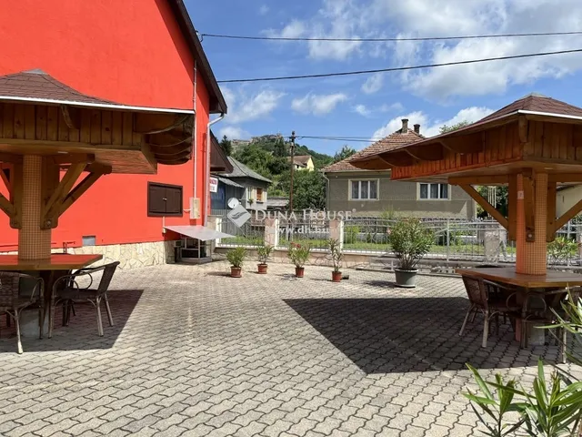 Eladó kereskedelmi és ipari ingatlan Sirok 480 nm