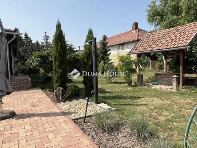 Eladó ház Tiszaszentimre 208 nm