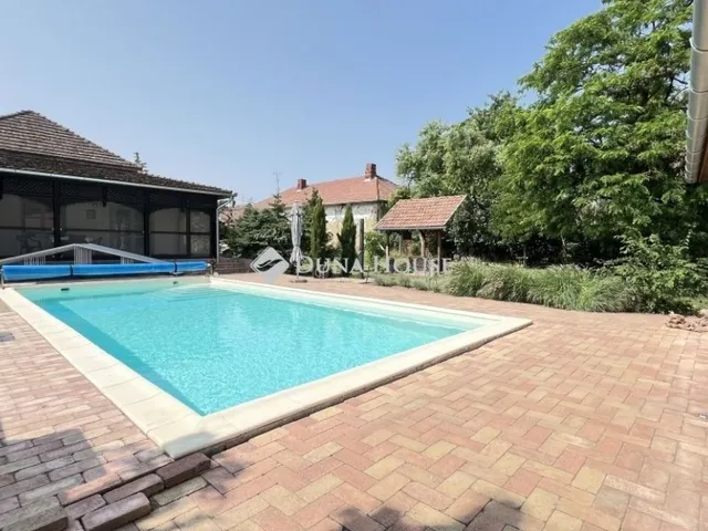 Eladó ház Tiszaszentimre 208 nm