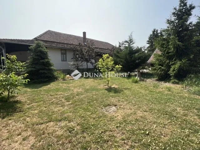 Eladó ház Tiszaszentimre 208 nm