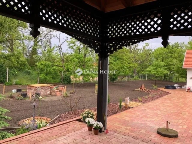 Eladó ház Tiszaszentimre 208 nm