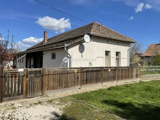 Eladó ház Tiszaszentimre 208 nm