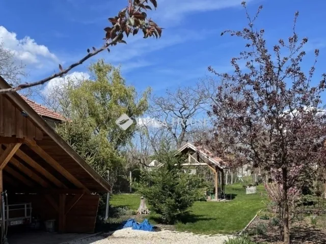 Eladó ház Tiszaszentimre 208 nm