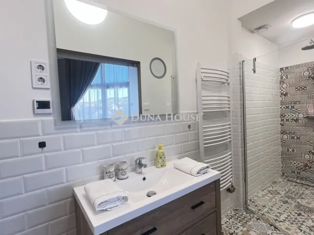 Kiadó lakás Eger 105 nm